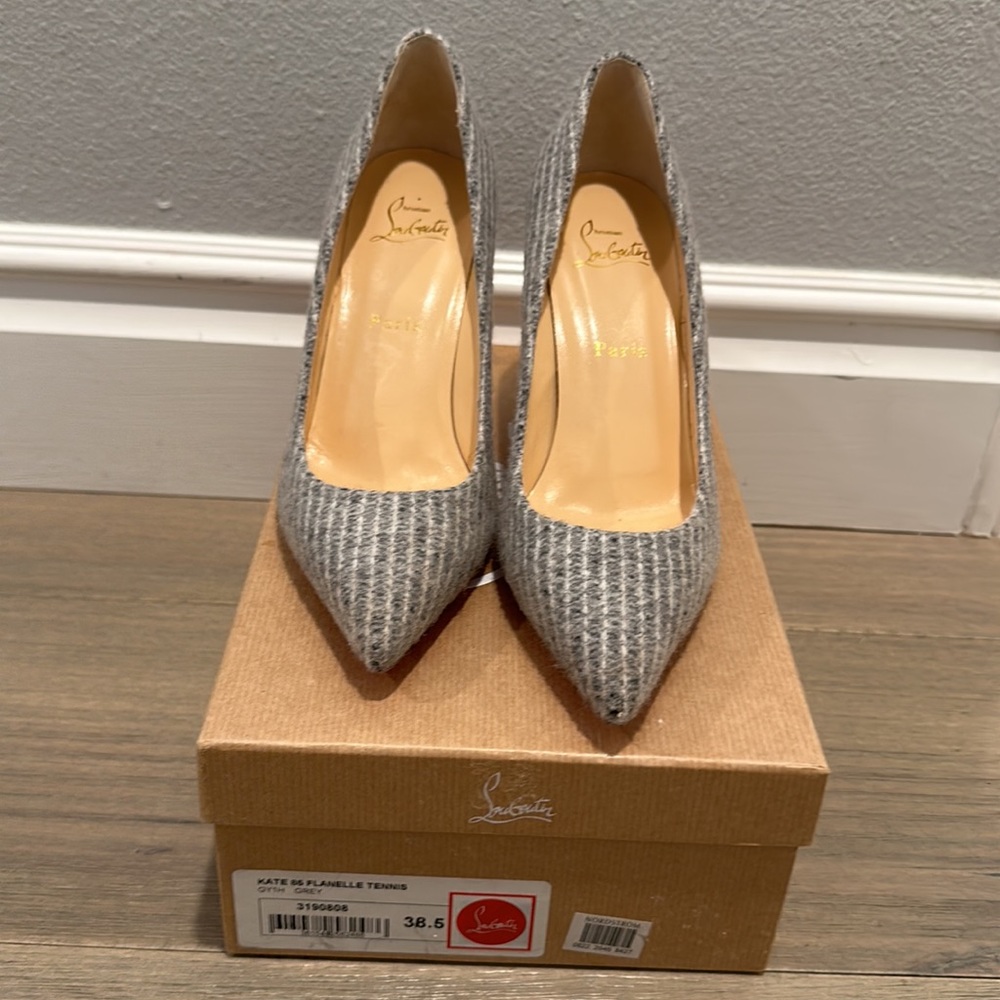 Worn once authentic pair of Louboutins